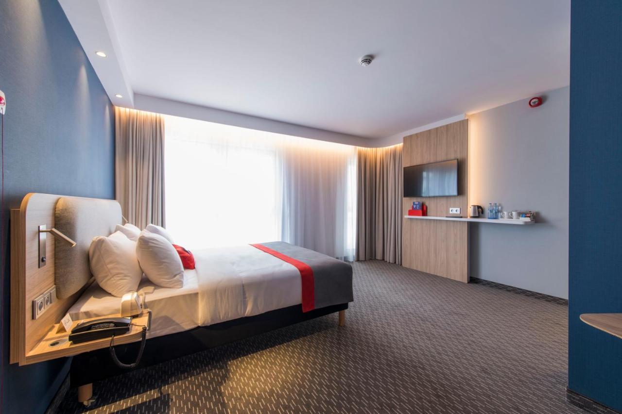 Standard Double Room Mobility Access