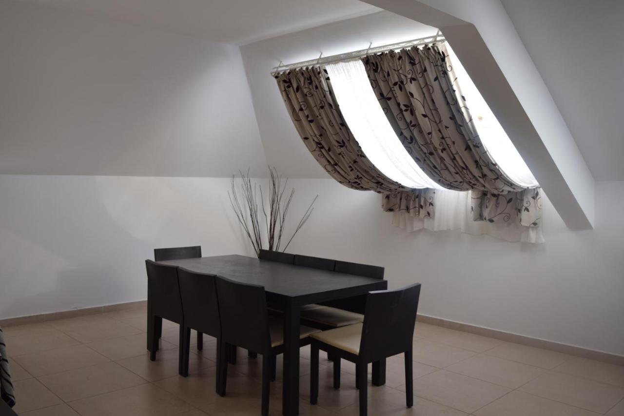 Three-Bedroom Suite Sea View