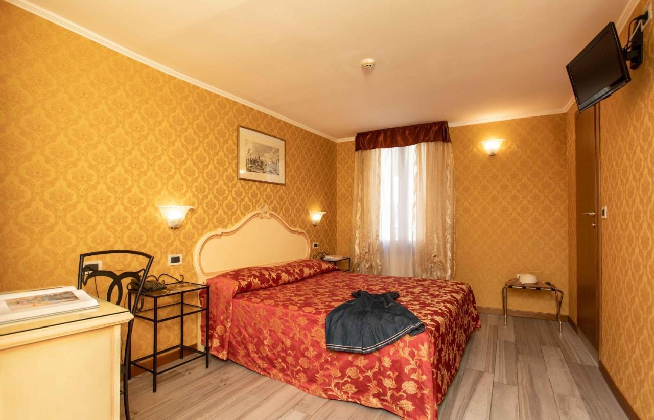 Junior Suite con Vista Canale