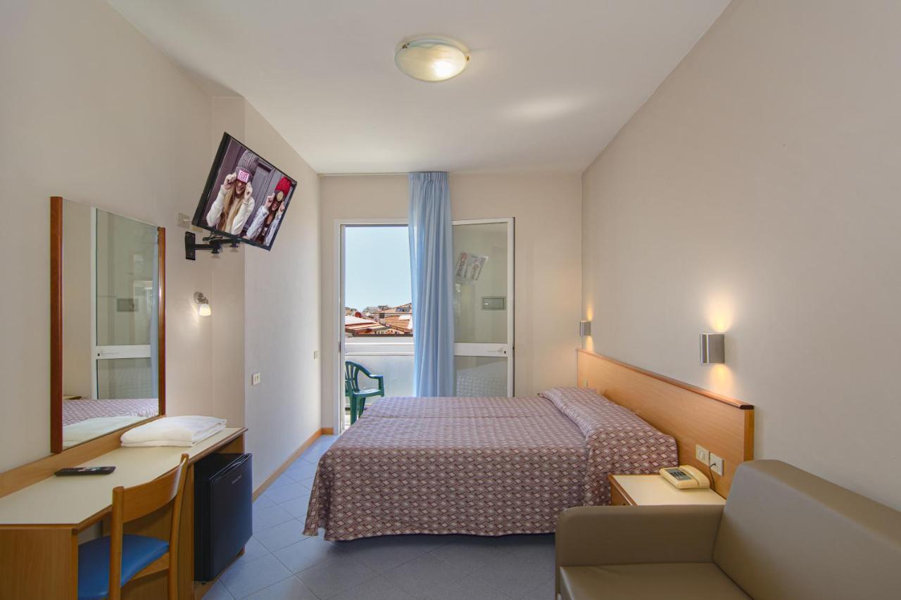 Double or Twin Room Extra Bed