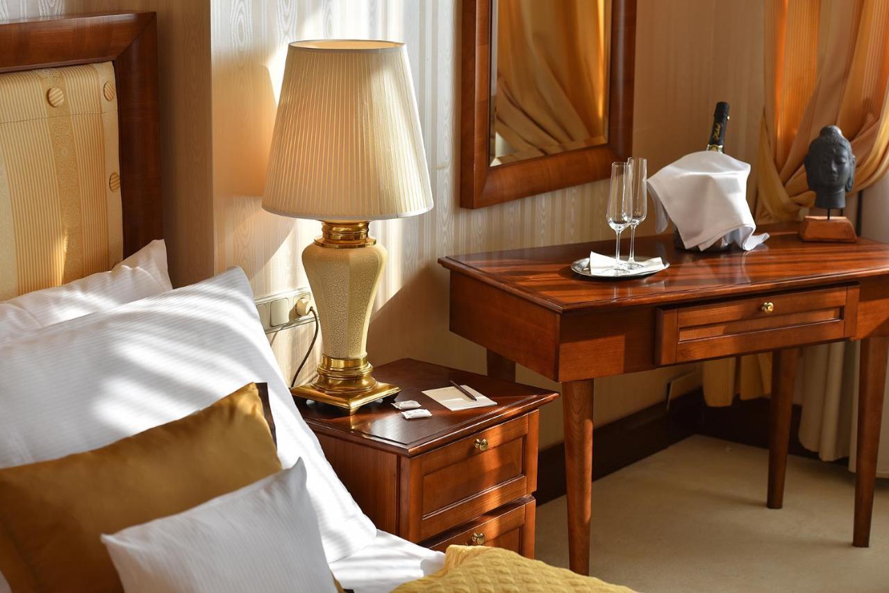 Family Deluxe Suite Terrace including daily refilled mini bar