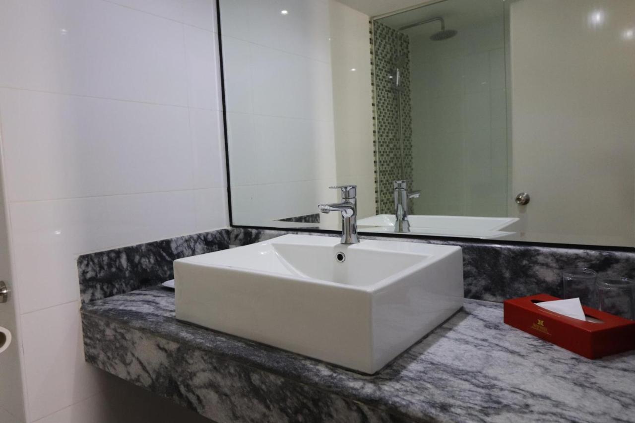 Premium Queen Room