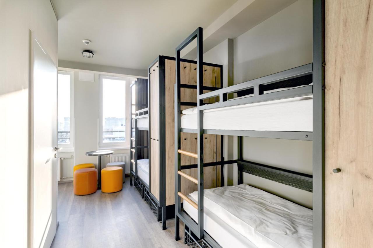 Bed 6-Bed Dormitory Room