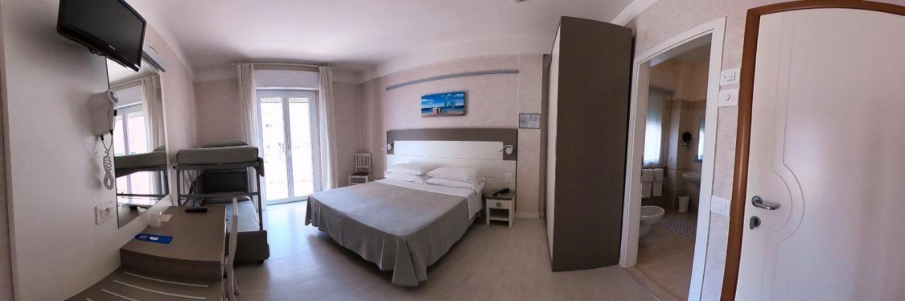 Superior Quadruple Room Side Sea View