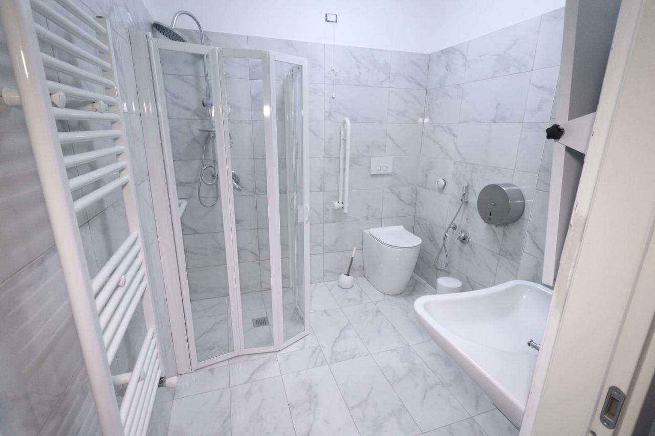 Camera Matrimoniale con Bagno Privato