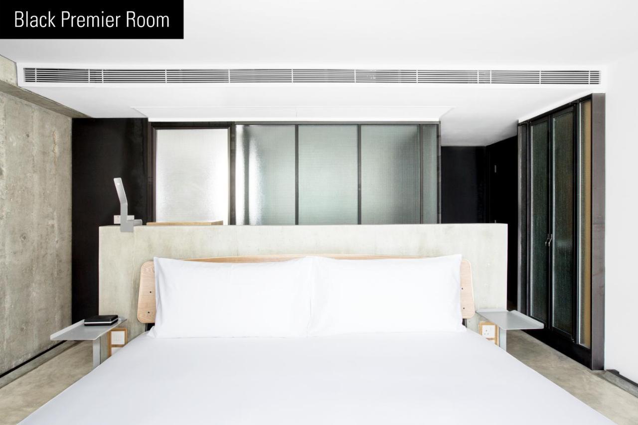 Black Premier Room