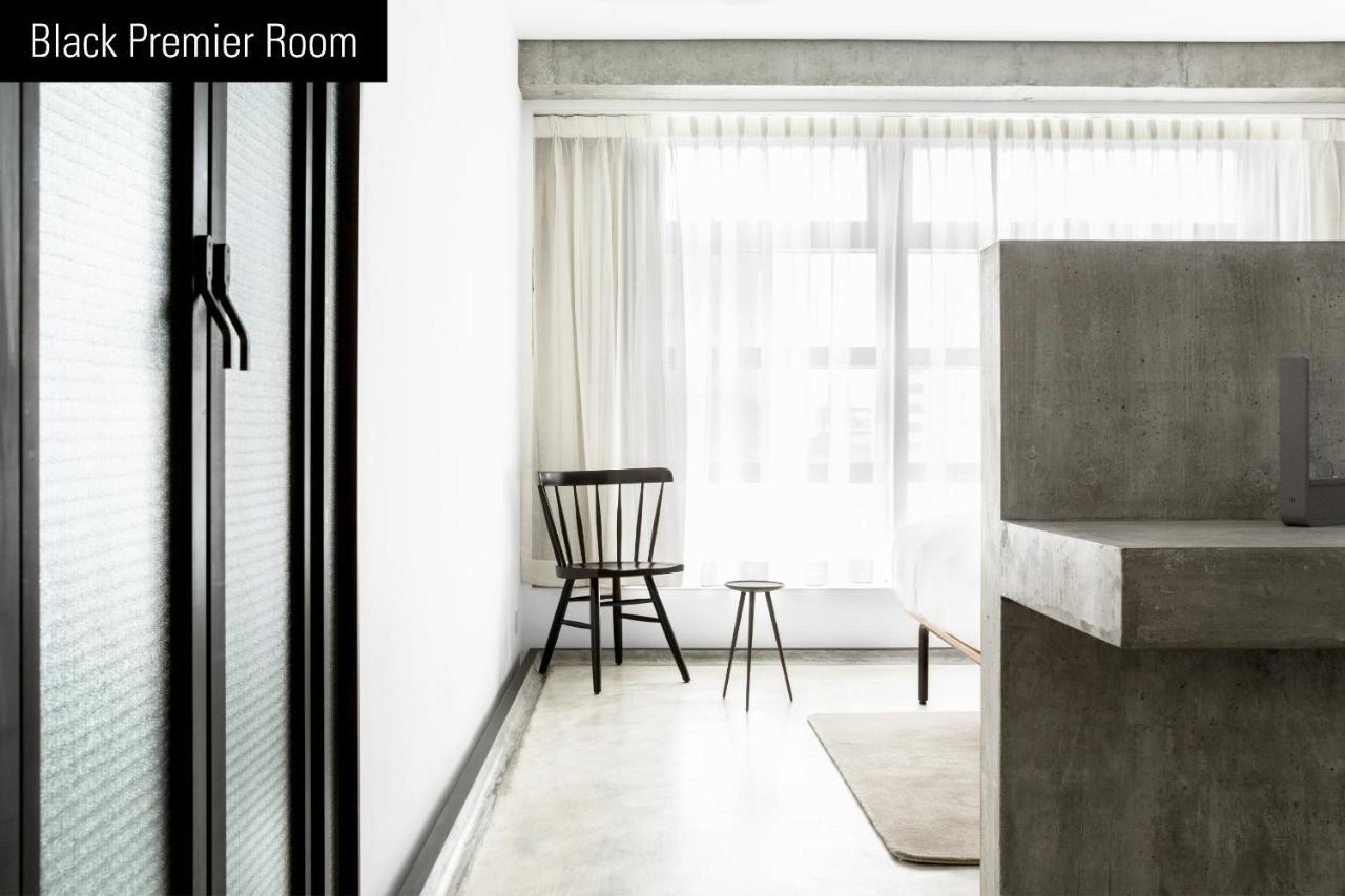 Black Premier Room