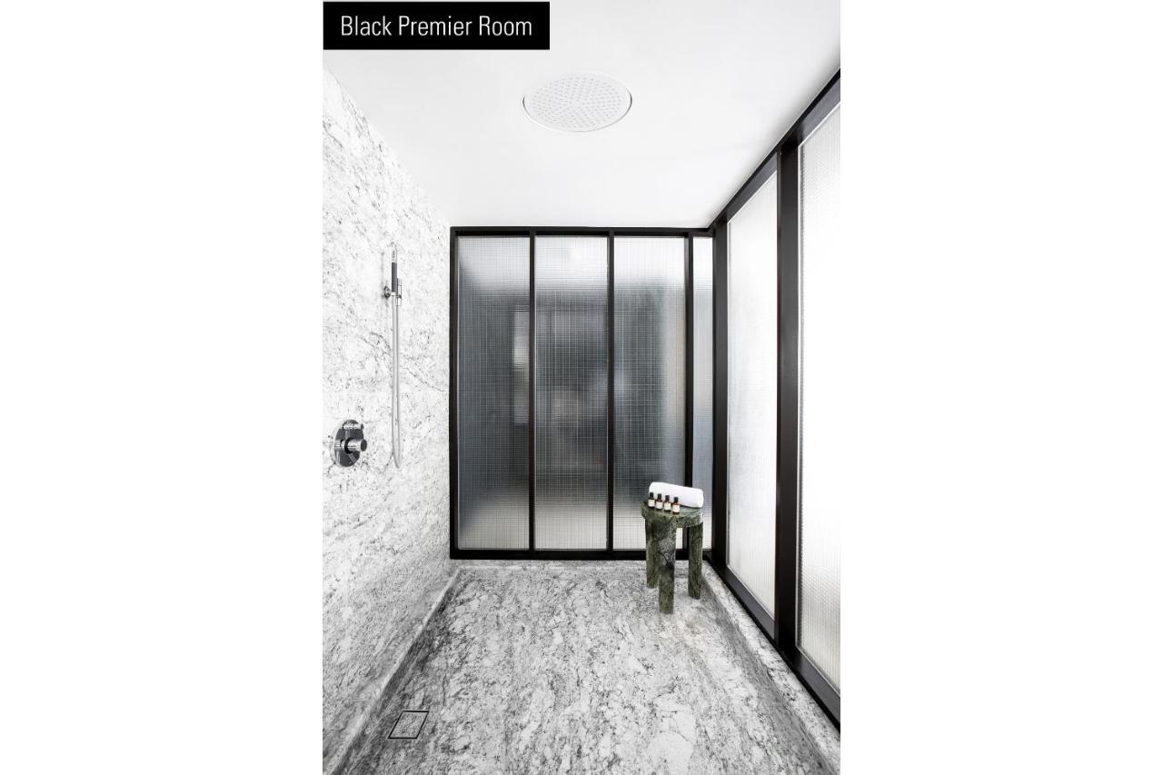 Black Premier Room