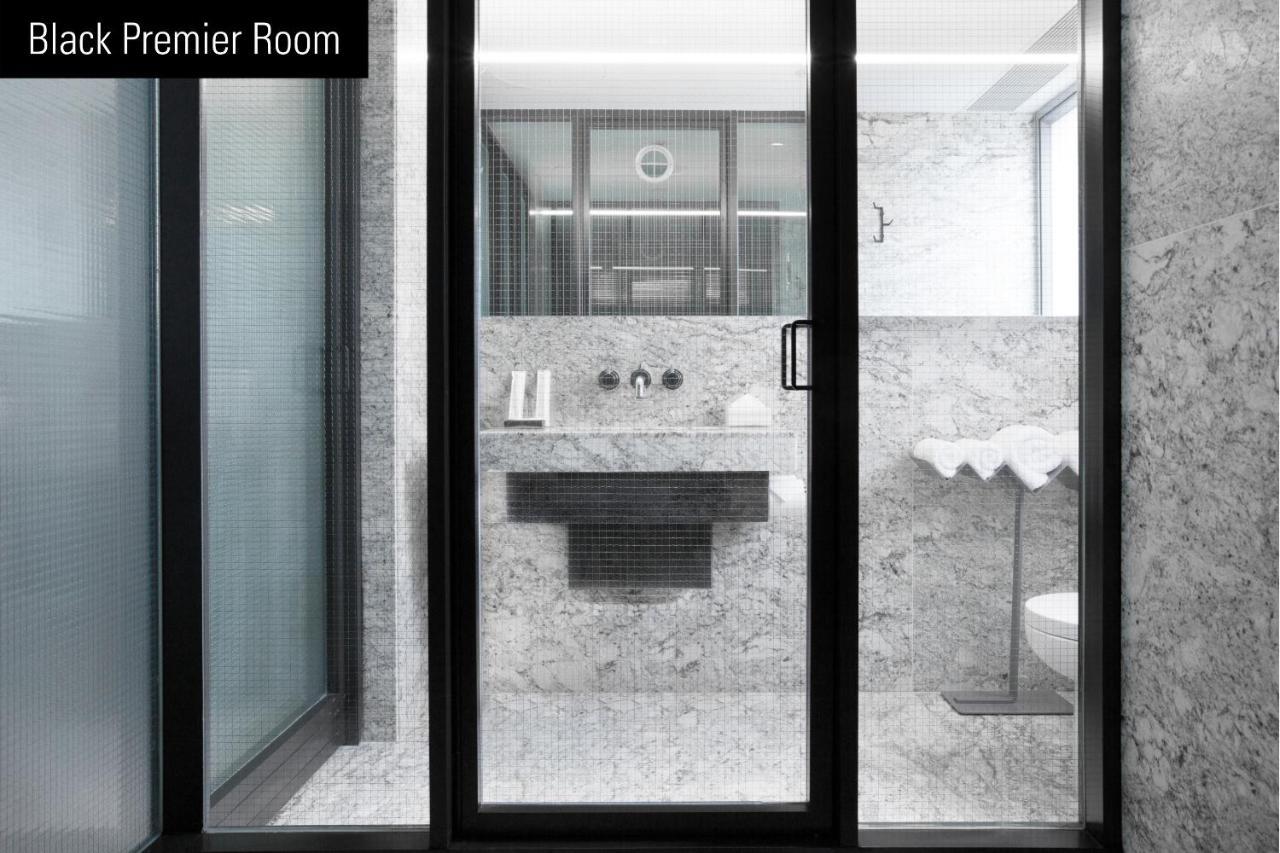 Black Premier Room