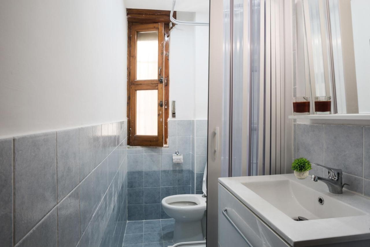 Appartamento con 2 Camere da Letto e Balcone