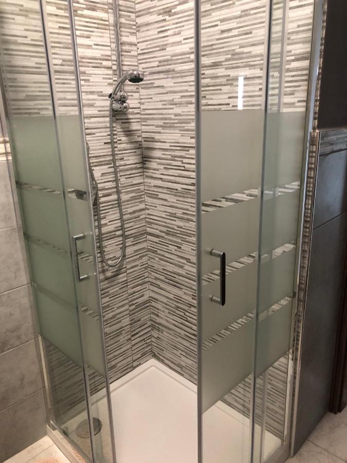Camera Doppia con Letti Singoli con Bagno Privato