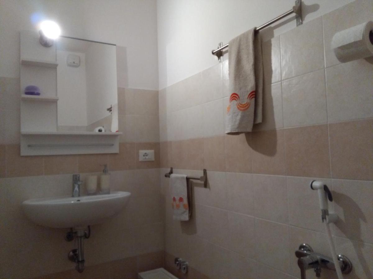 Camera Matrimoniale/Doppia con Letti Singoli con Bagno Privato Esterno