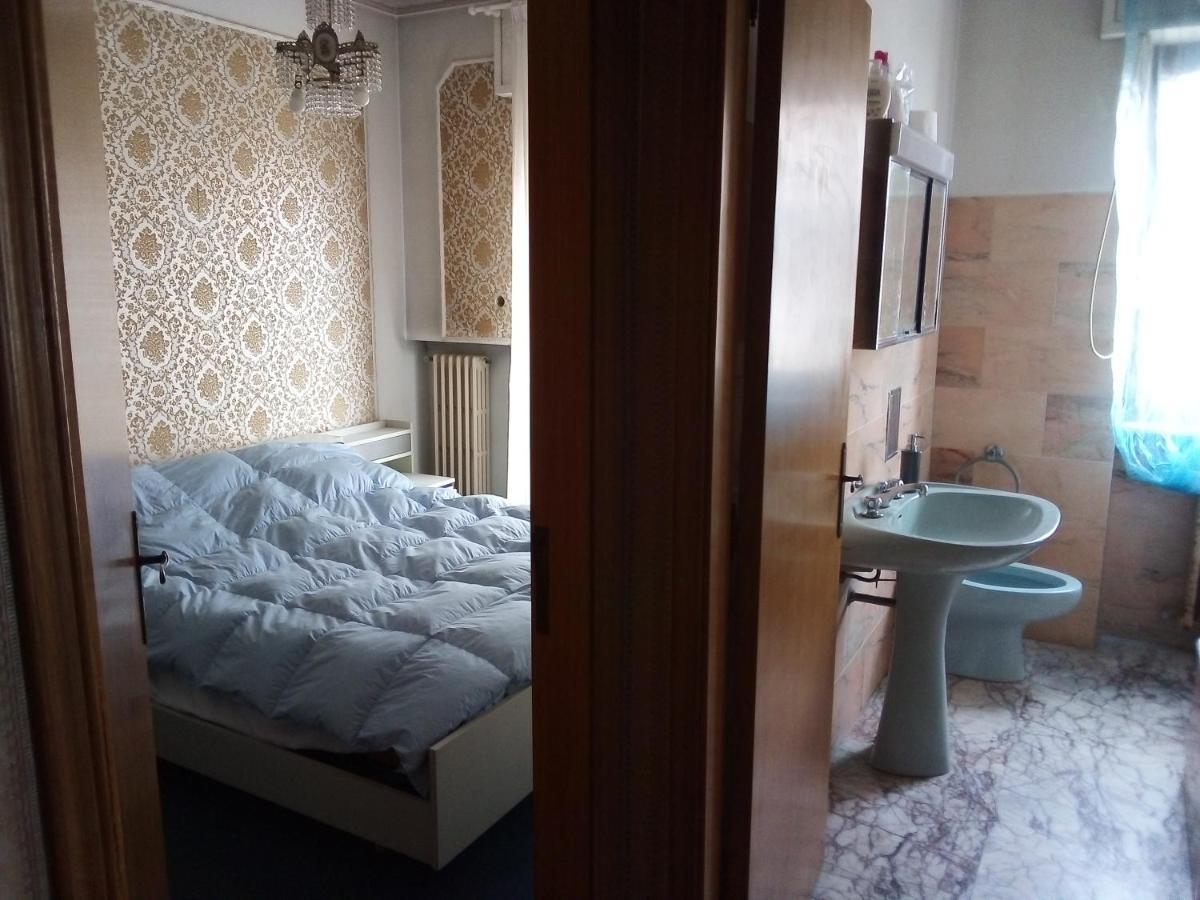 Camera Matrimoniale con Bagno in Comune