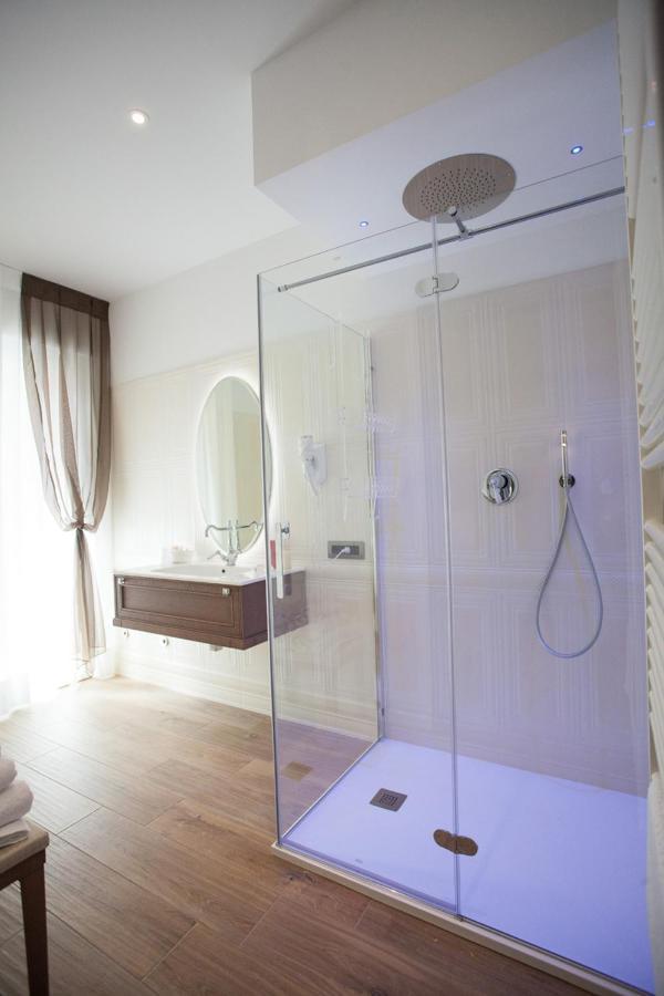 Cabina Superior in Barca