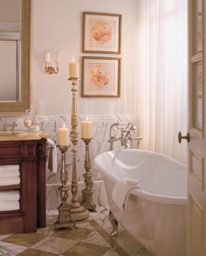 Suite Parlour