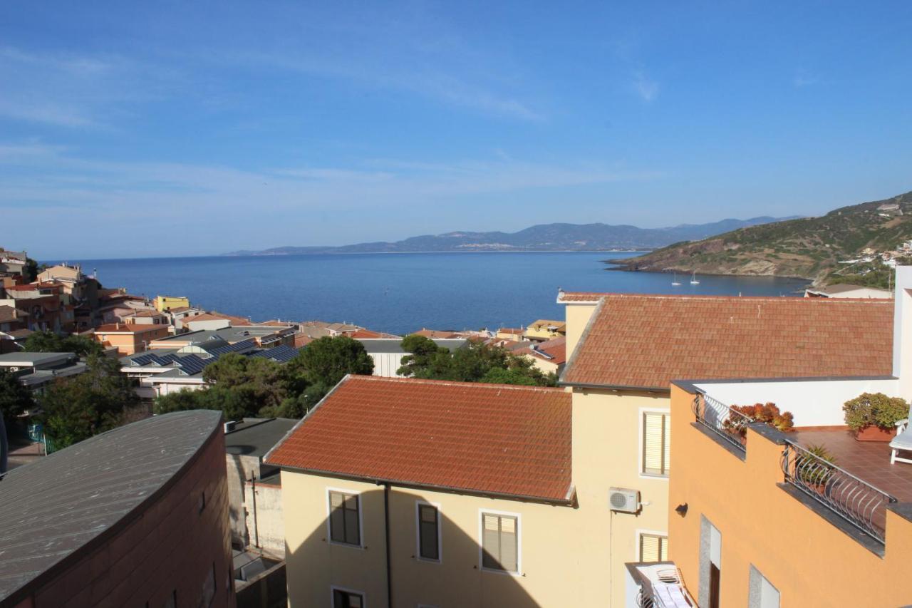 Camera Matrimoniale Deluxe con Balcone e Vista Mare
