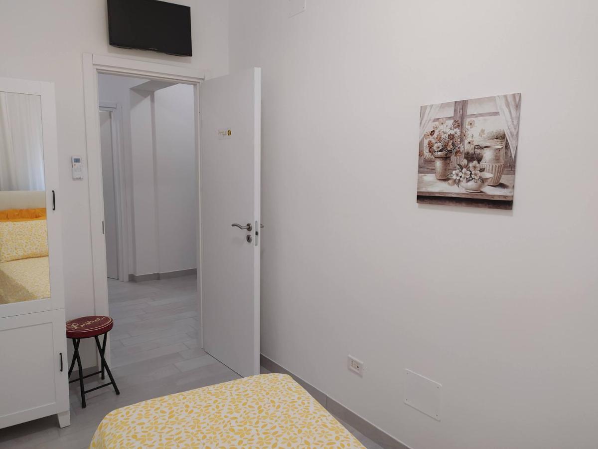 Camera Singola con Bagno Privato Esterno