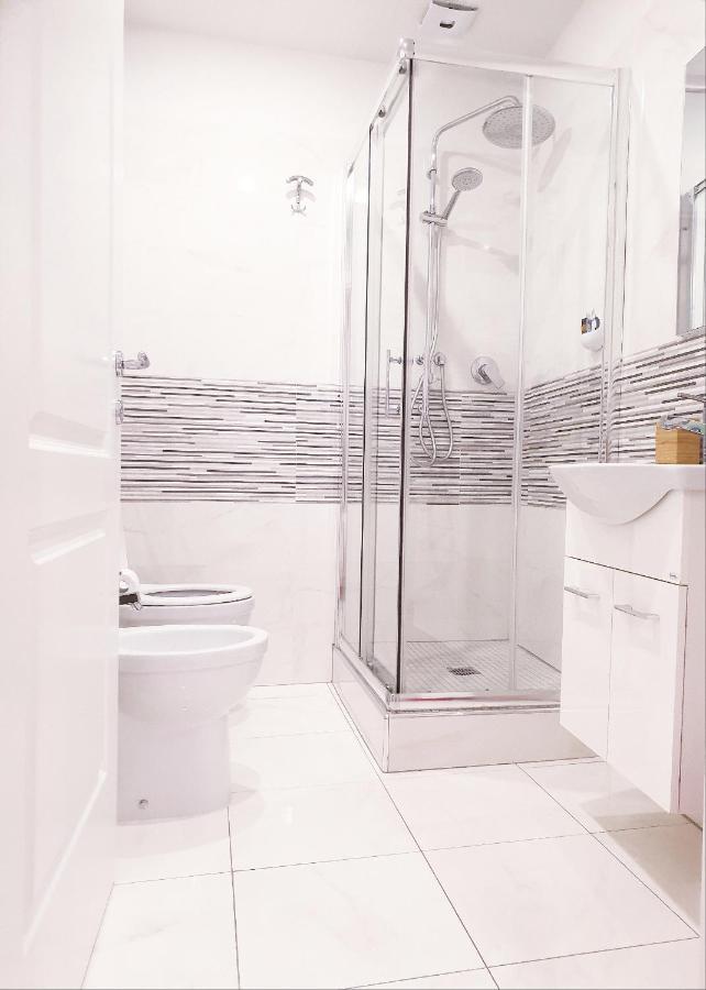 Double Room Balcony Private Bathroom
