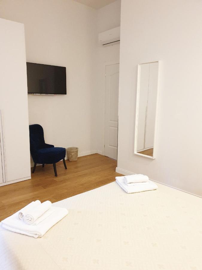 Double Room Balcony Private Bathroom