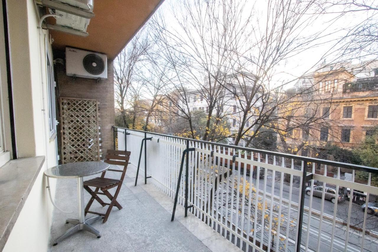 Camera Matrimoniale/Doppia con Letti Singoli con Balcone