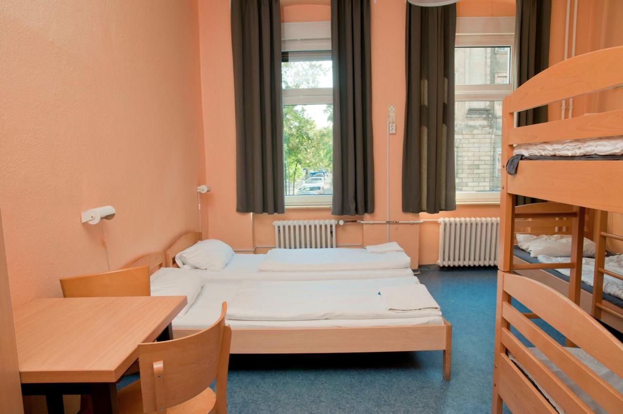 Posto Letto in Dormitorio Misto con 6 Letti