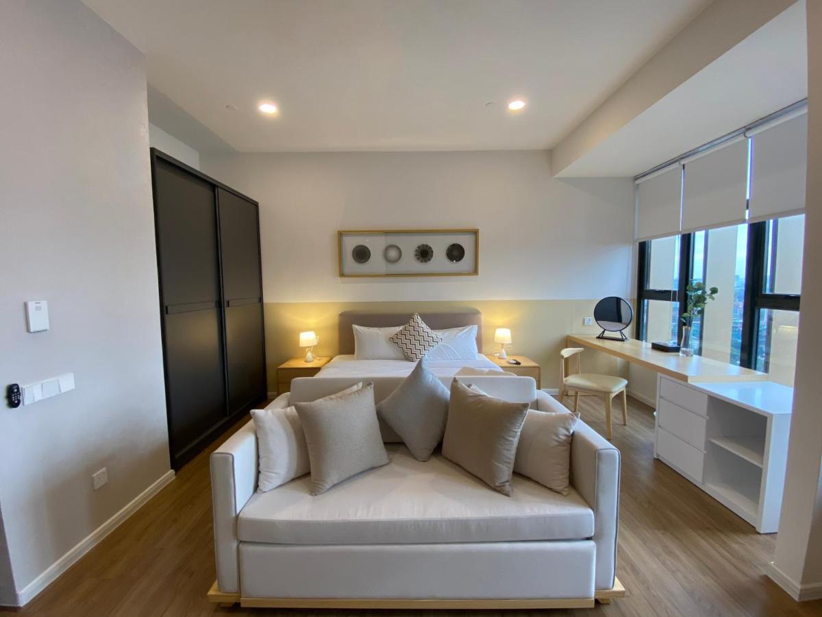 Royal Signature Studio