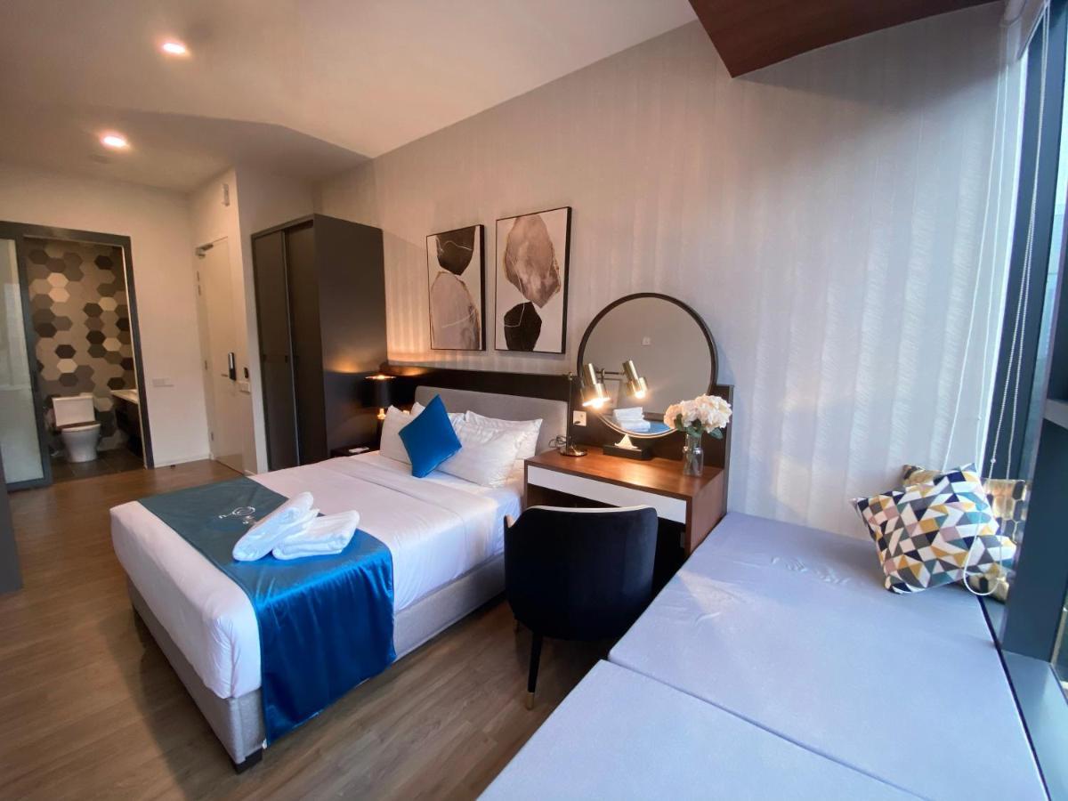 Royal Signature Studio