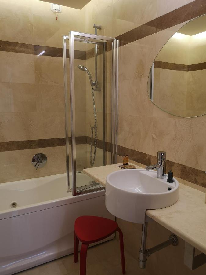 Camera Matrimoniale con Bagno Privato
