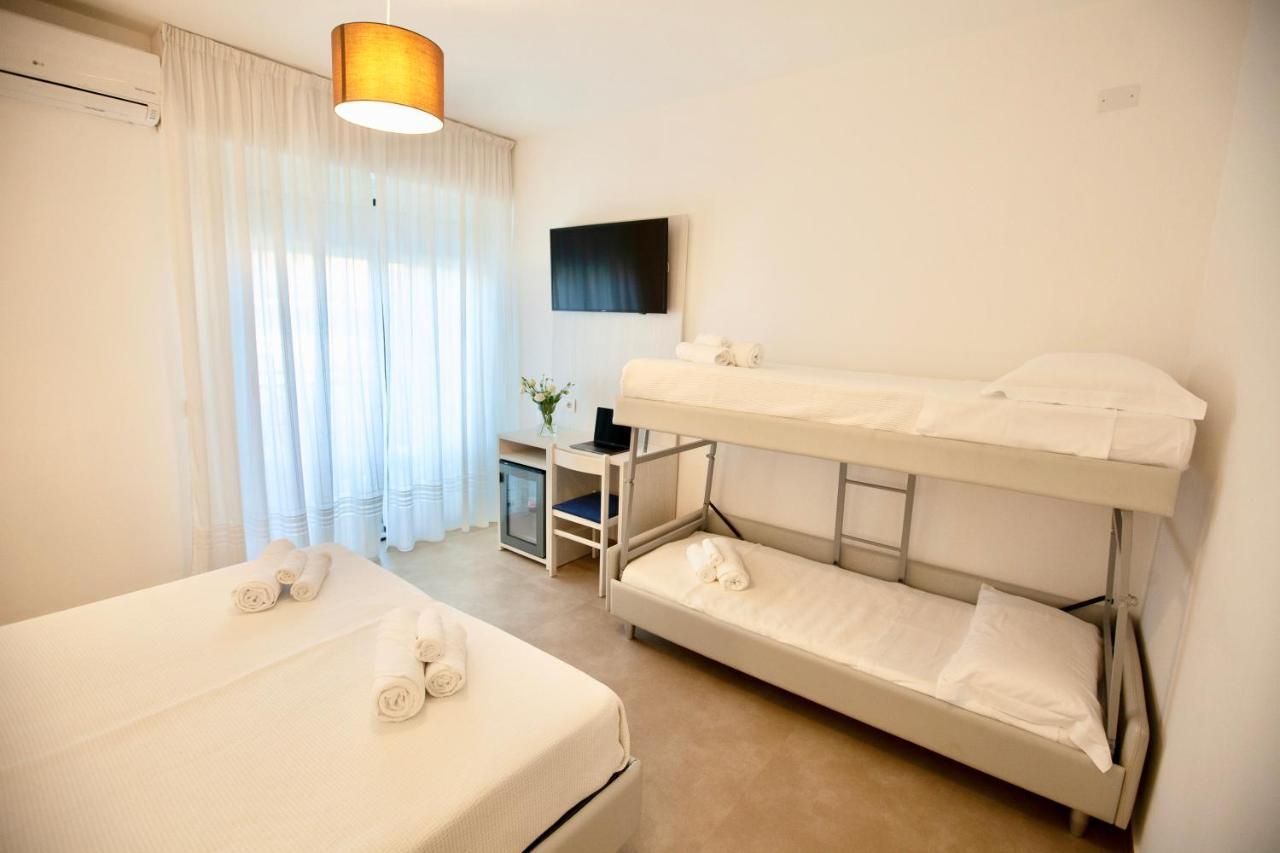 Deluxe Quadruple Room,1077484345:JPEG