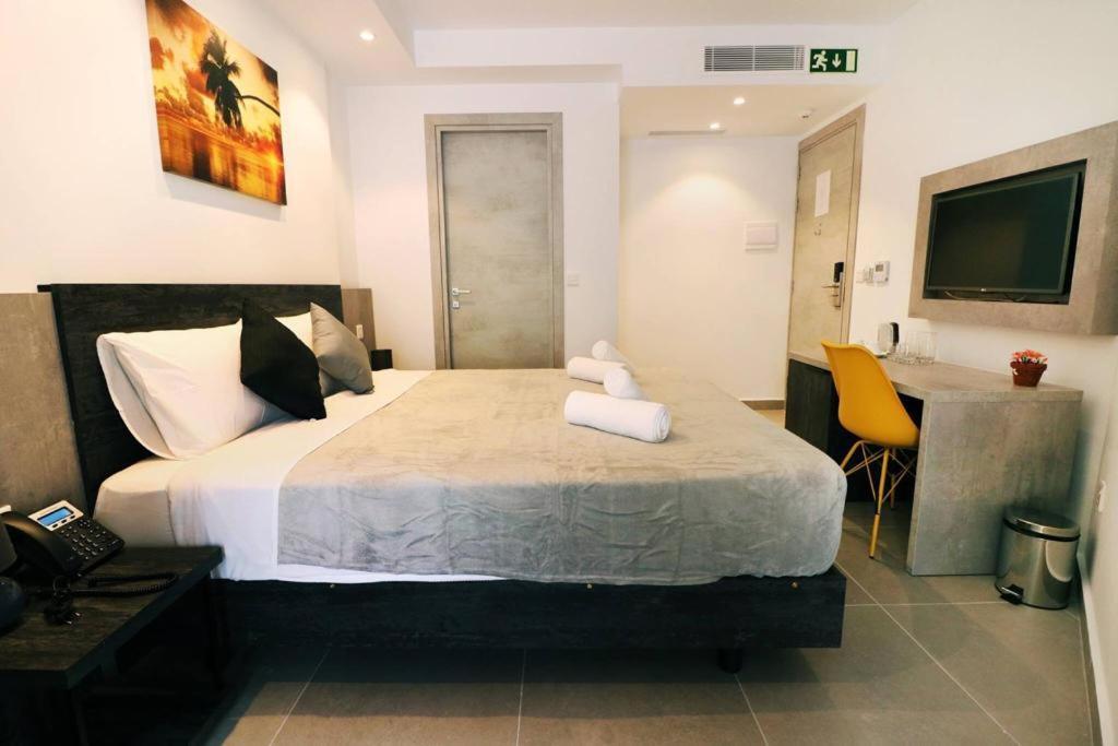 Double or Twin Room Balcony