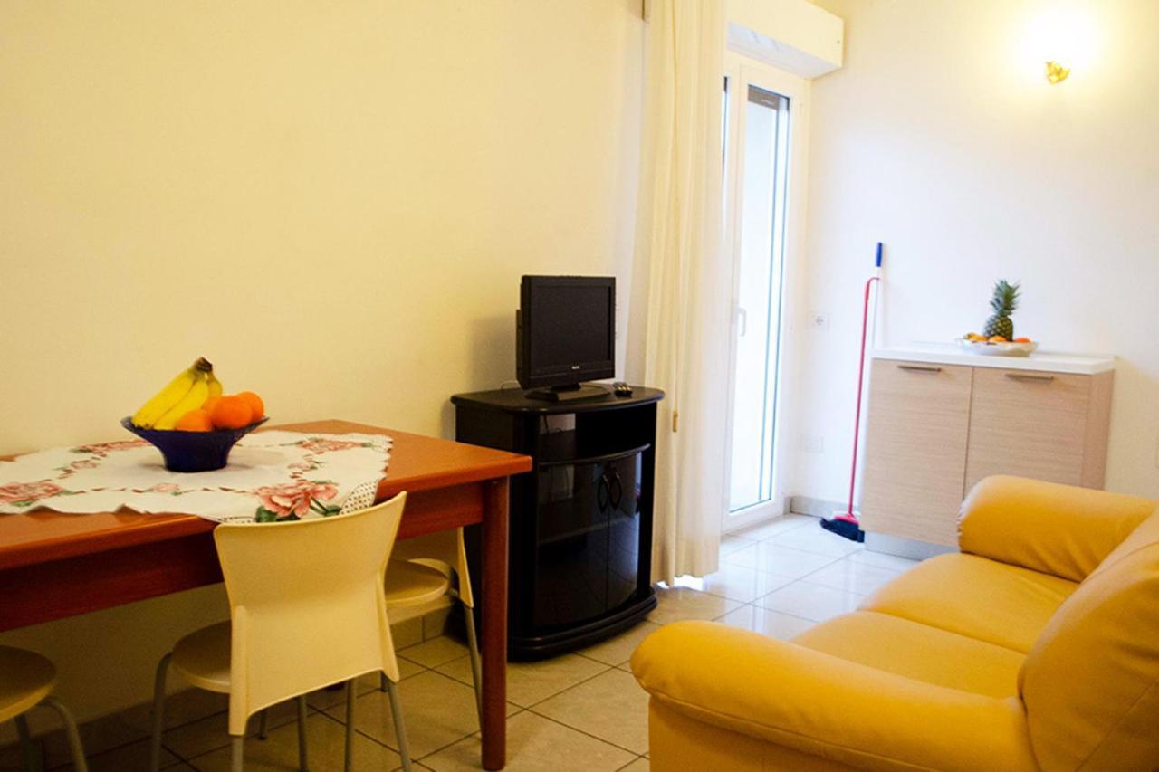 Large One-Bedroom Apartment