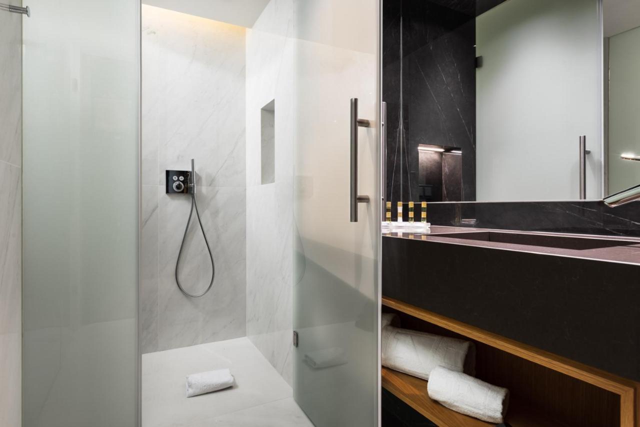 Deluxe Double Room Aliados View Spa Access