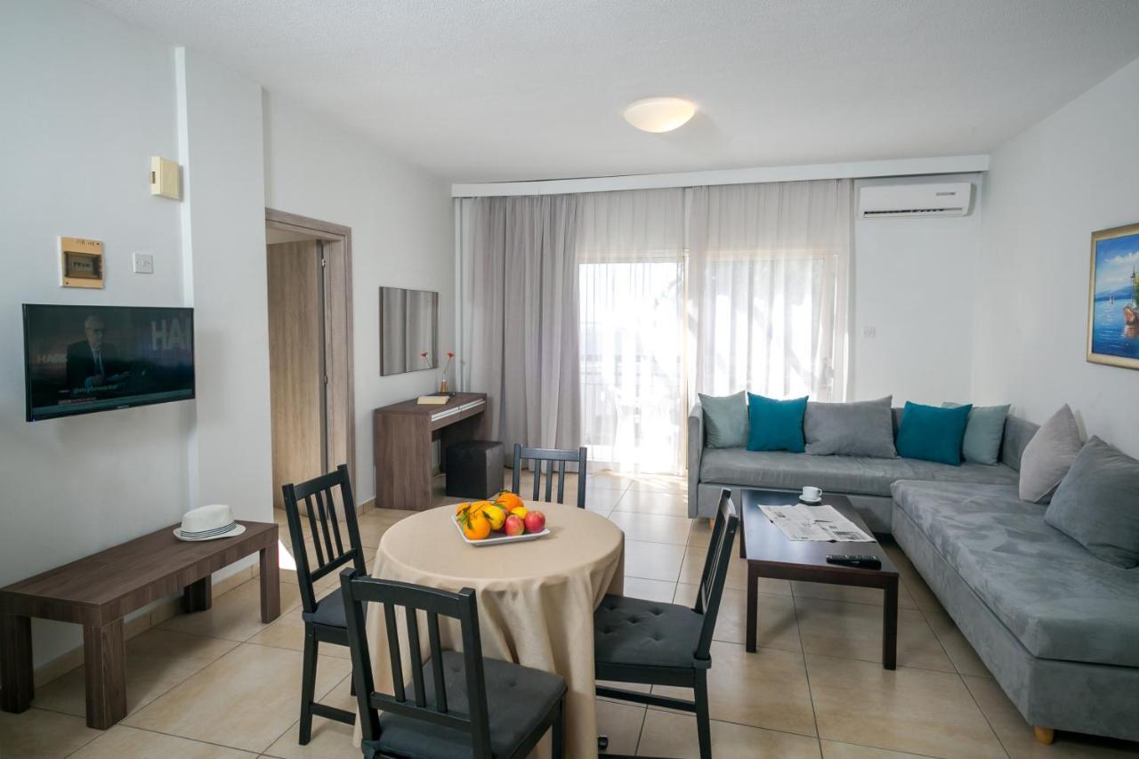 Superior One-Bedroom Apartment