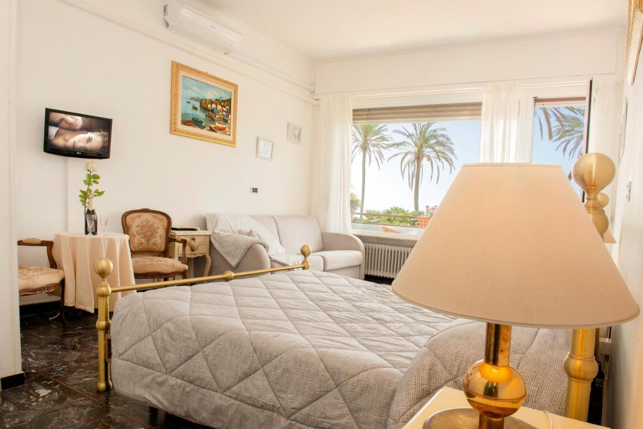 Camera Quadrupla Deluxe con Balcone e Vista Mare