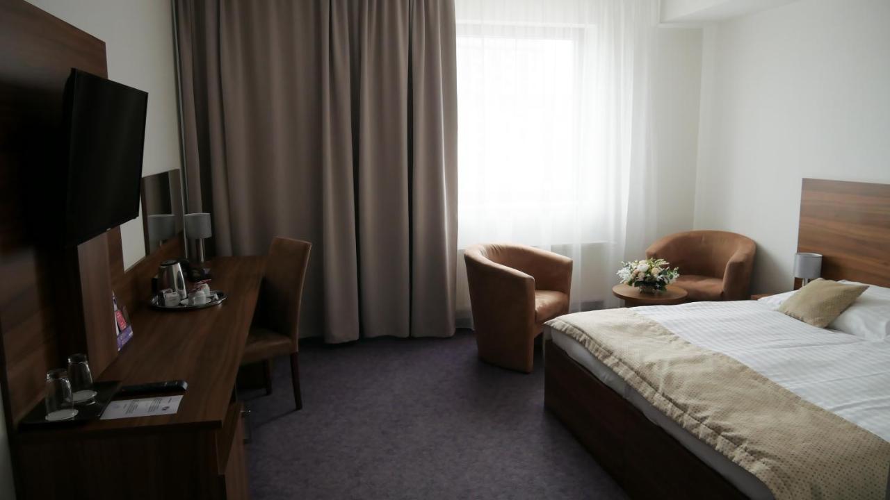 Deluxe Double Room Minibar Refilled Daily