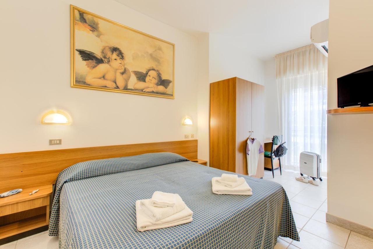 Deluxe Double Room Sided Sea View
