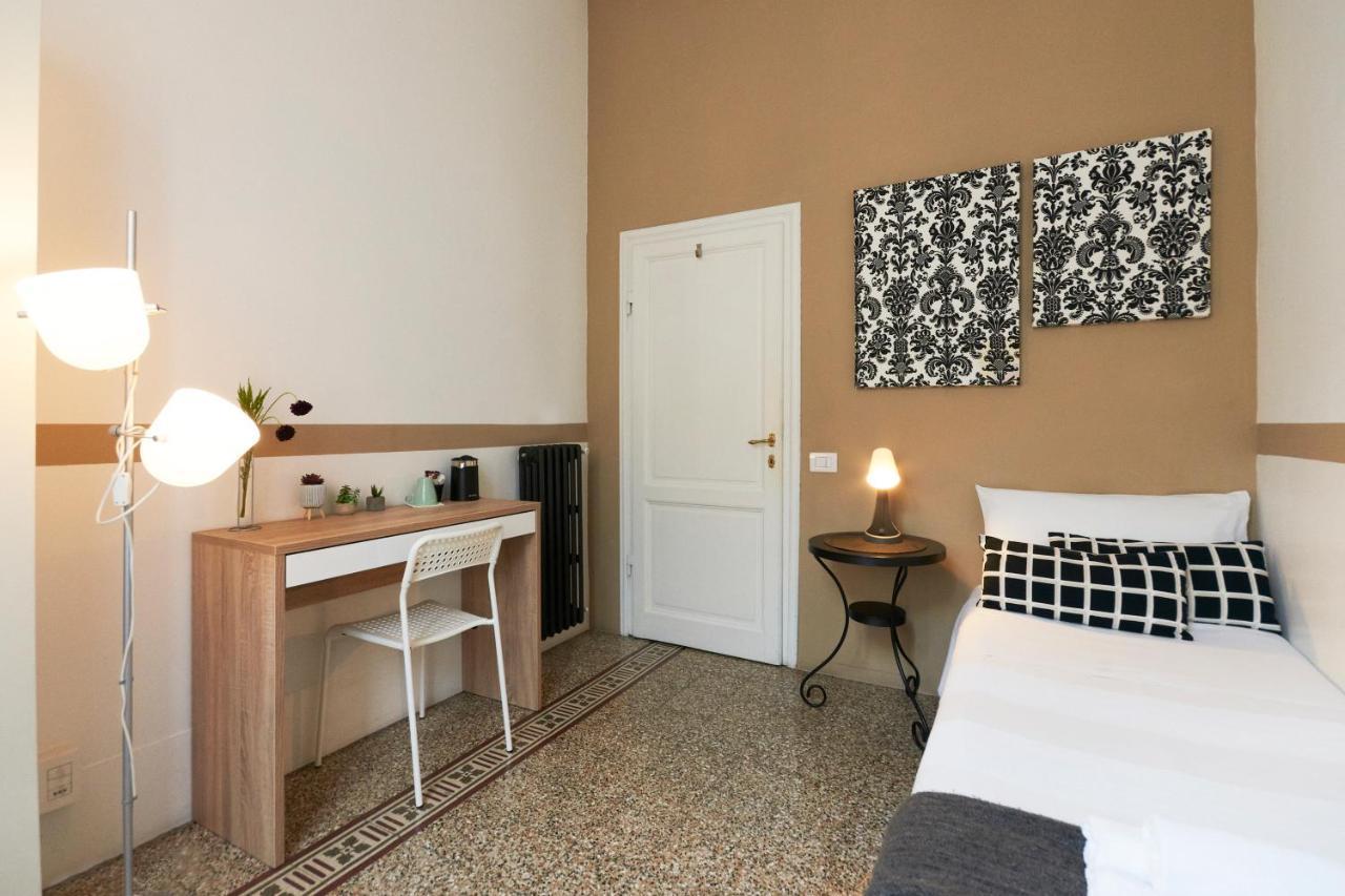Camera Singola con Bagno Privato Esterno