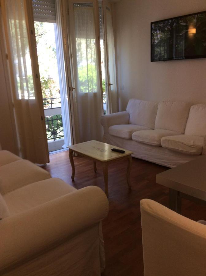Superior One-Bedroom Apartment