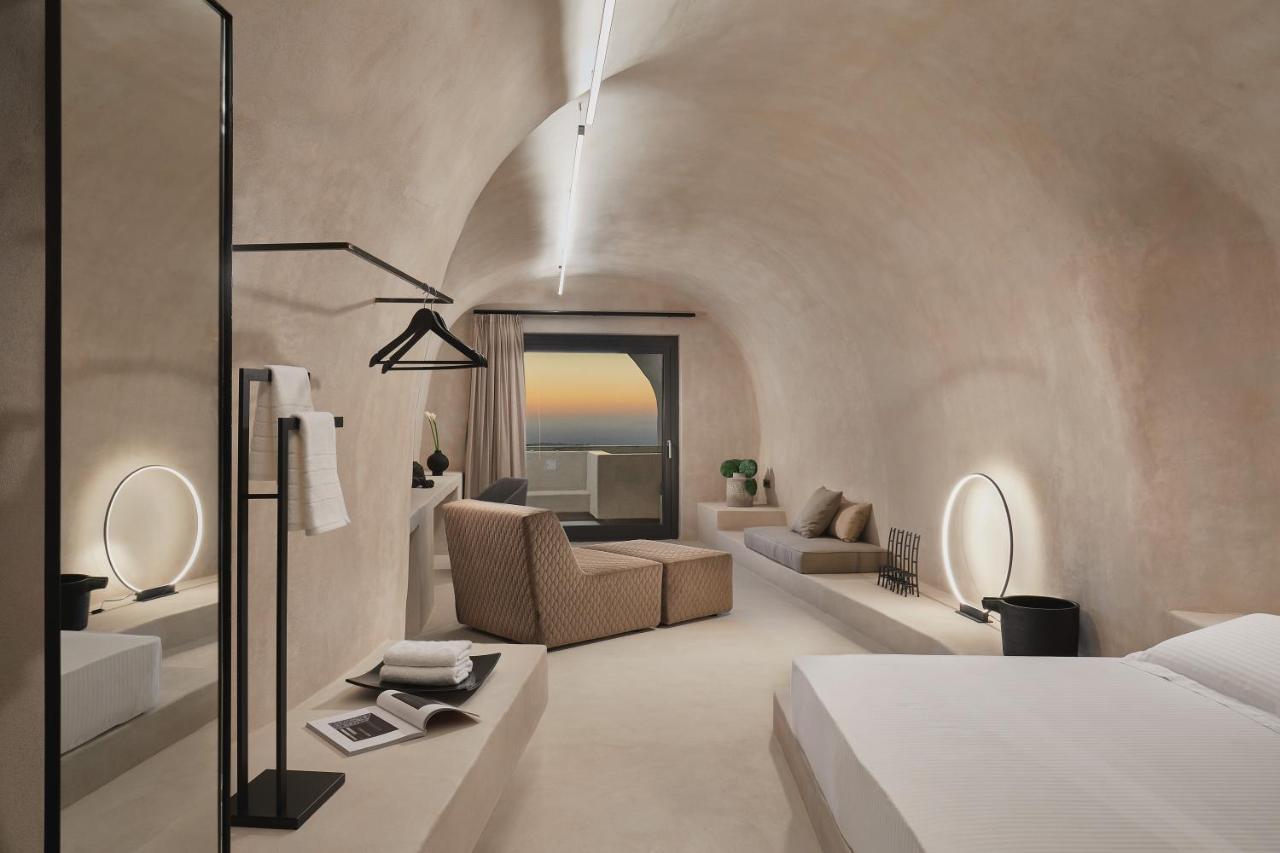 Suite Astral Cave con Vasca Idromassaggio Jacuzzi® Privata e Vista Caldera