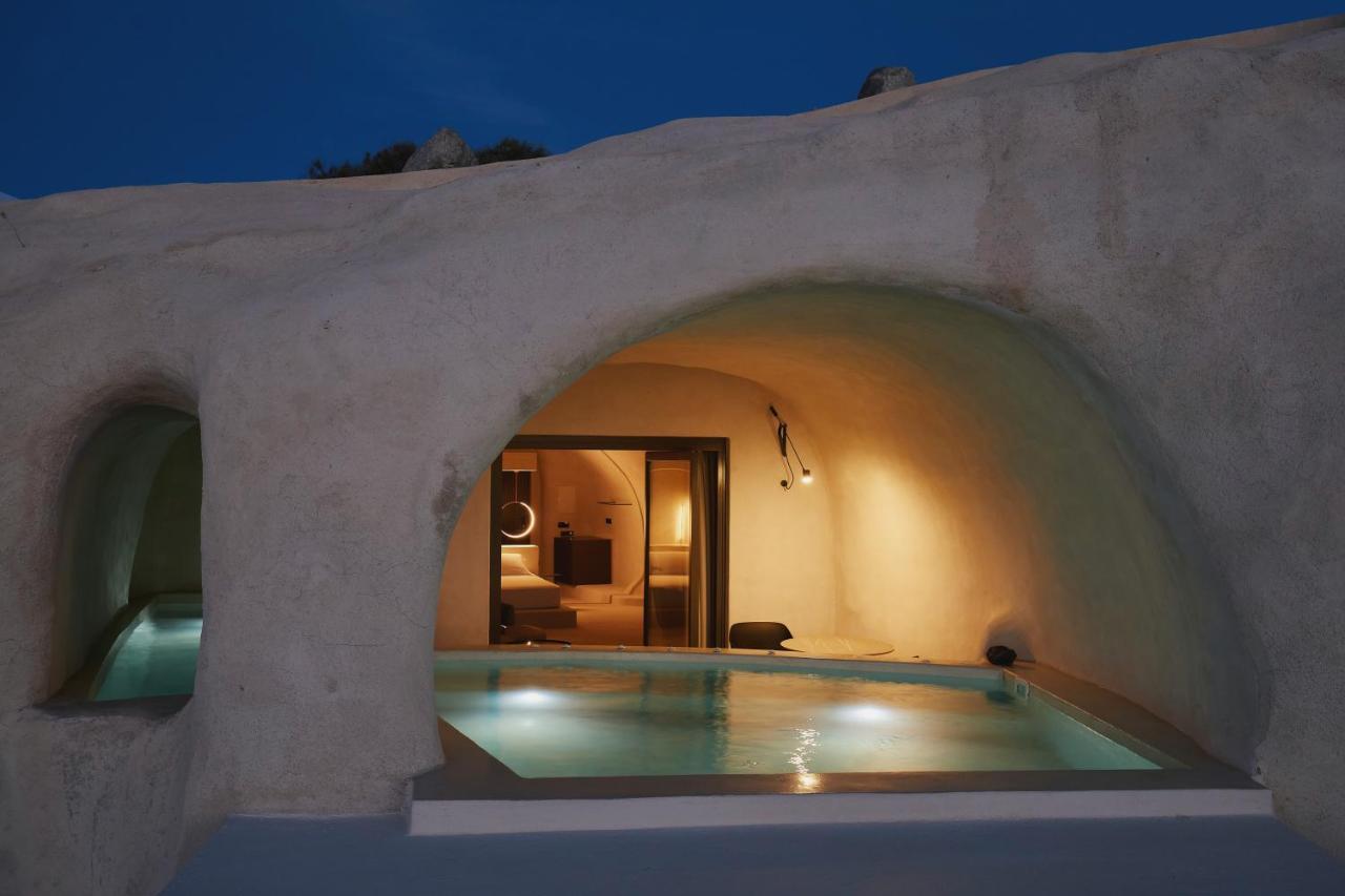 Suite Elysium Cave con Vasca Idromassaggio Jacuzzi® Privata e Vista Caldera