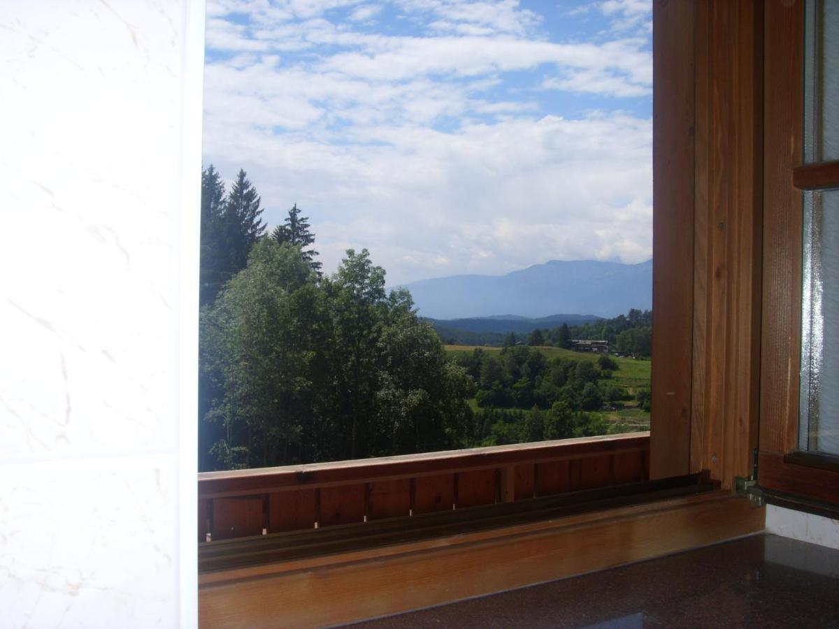 Camera Familiare con Vista Montagna