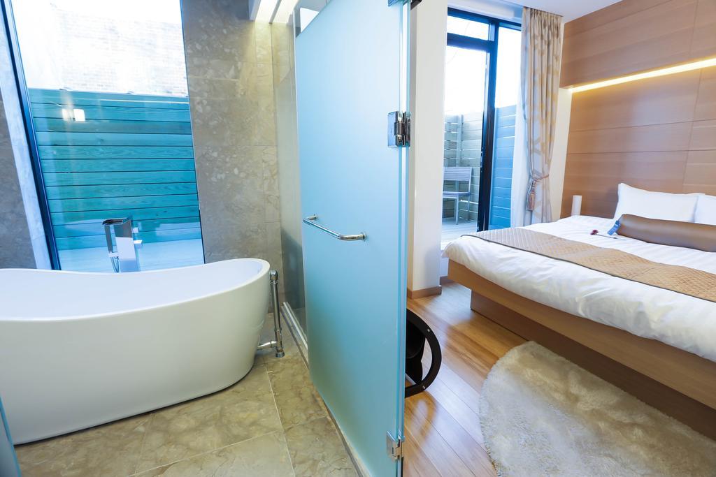King Room Spa Bath,1656203398:JPEG