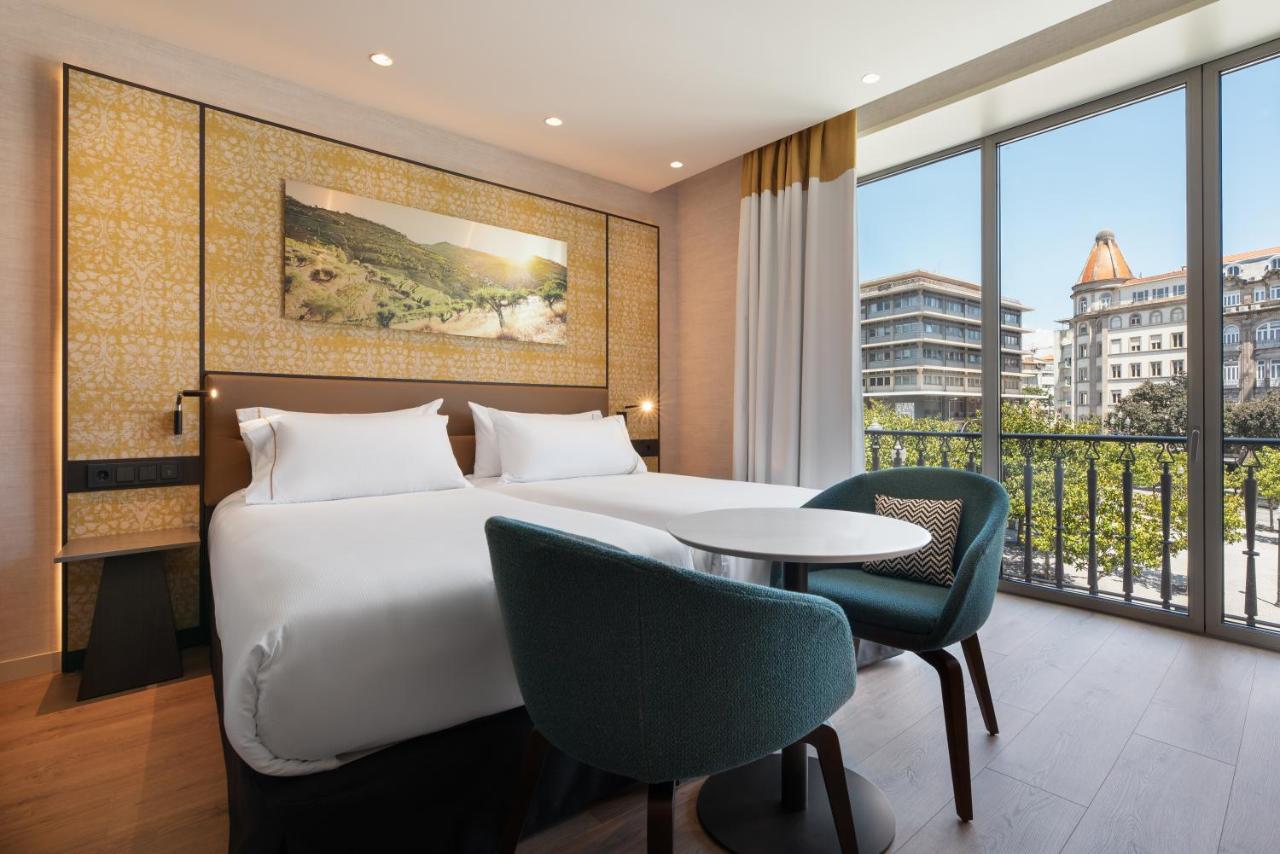Deluxe Double Room Balcony Aliados View