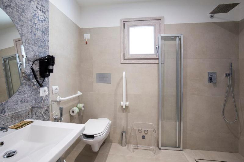 Camera Matrimoniale/Doppia con Letti Singoli con Balcone e Vista Mare - Accesso Disabili