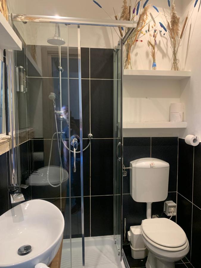 Double Room Private Bathroom