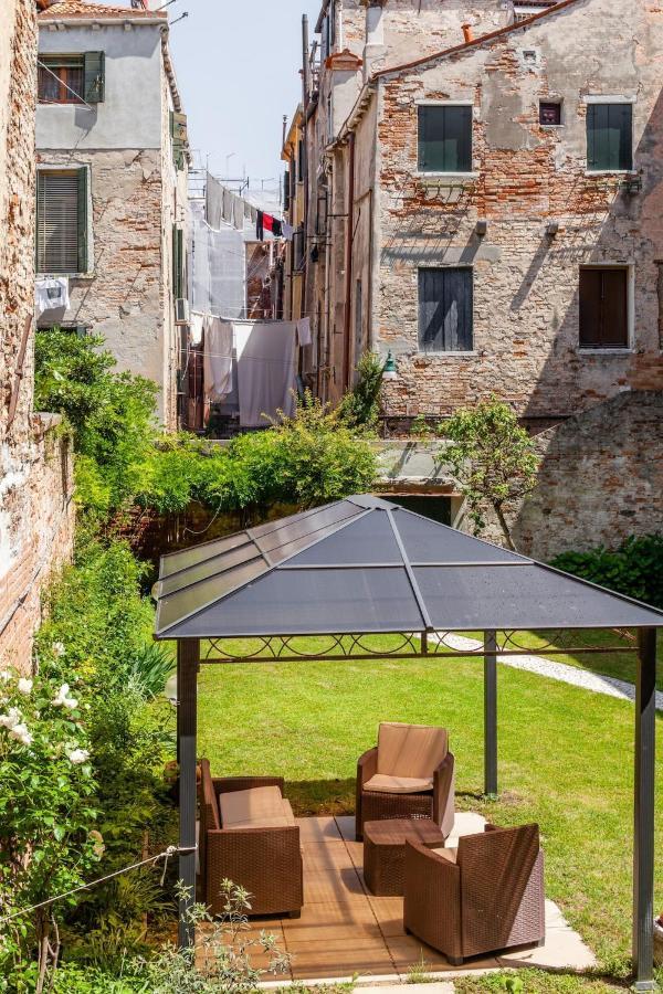 Appartamento con Vista Giardino
