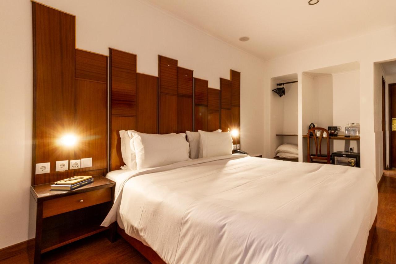 Standard Queen Room