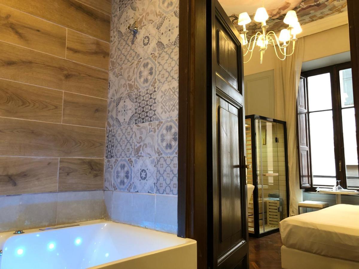 Senior Suite Spa Bath Sauna
