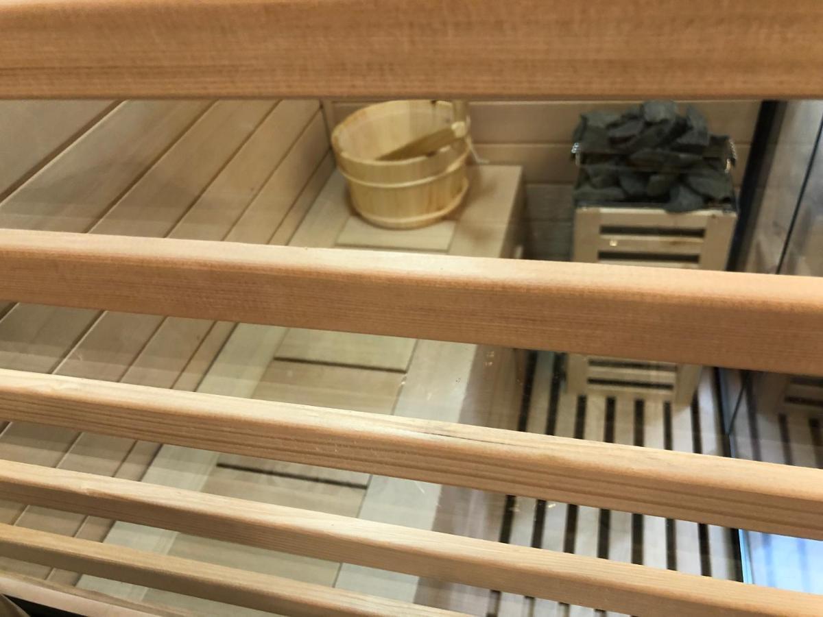 Senior Suite Spa Bath Sauna