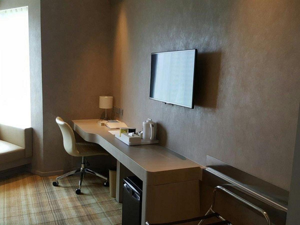 High Floor Standard Twin Room